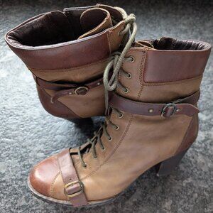Born Lace-Up Two-Tone Booties Size 11